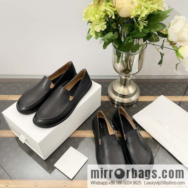 𝐓𝐇𝐄 𝐑𝐎𝐖|𝟐𝟎𝟐𝟑 black flat loafers