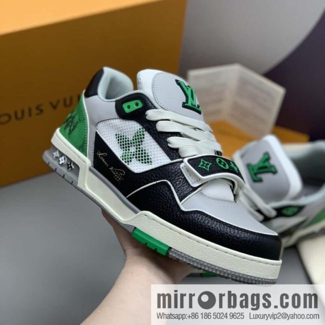 LV/Louis Vuitton, calfskin men\'s sports running shoes