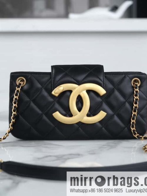 CHANEL | Original small sheepskin Vintage baguette bag AS4611