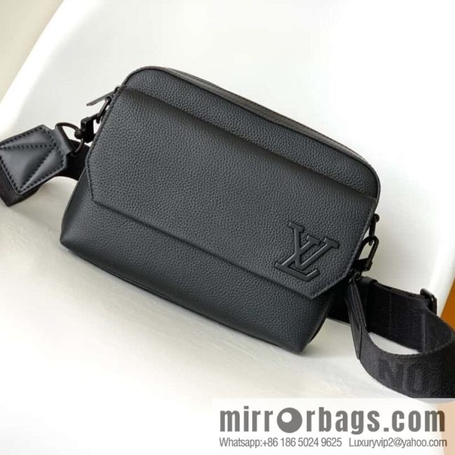 LV M22482 FASTLINE messenger bag