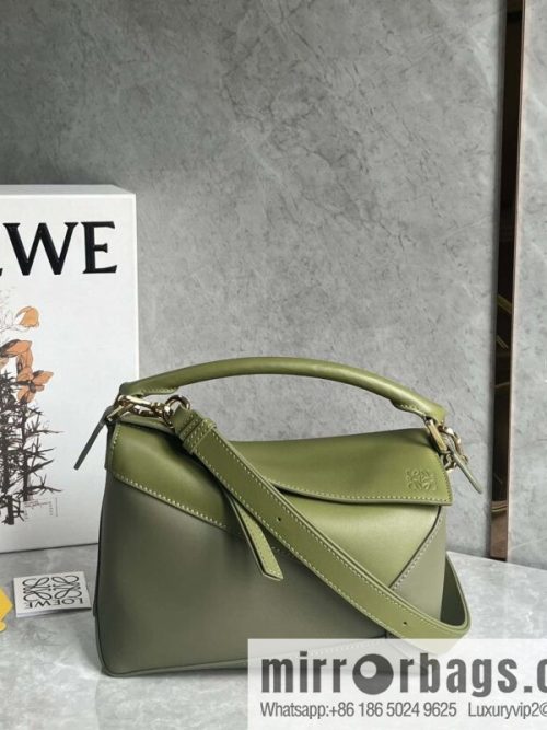 LOEWE puzzle geometric bag 24cm 0681 green spell