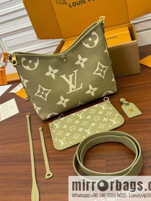 LV M46672 CARRYALL Small handbag