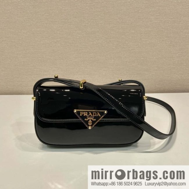 PRADA 🎉 new 🎉 1BD339 patent leather 🎉🎉 black