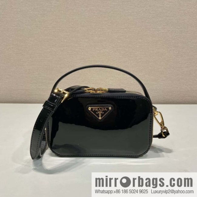 PRADA 🎉 new 🎉 1BH206 patent leather 🎉🎉 black