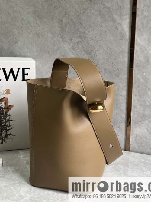 LOEWE Pebble bucket bag 0703 brown 24.5CM