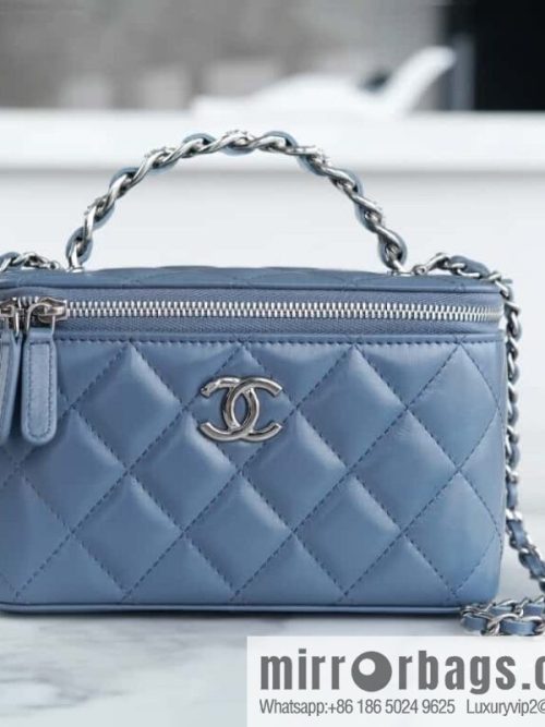 𝗖𝗛𝗔𝗡𝗘𝗟 𝟮𝟯𝗸 rhinestone handle long box, haze blue 🔜 AP3593