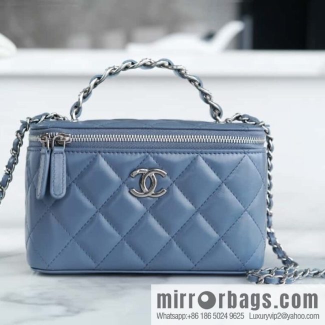 𝗖𝗛𝗔𝗡𝗘𝗟 𝟮𝟯𝗸 rhinestone handle long box, haze blue 🔜 AP3593