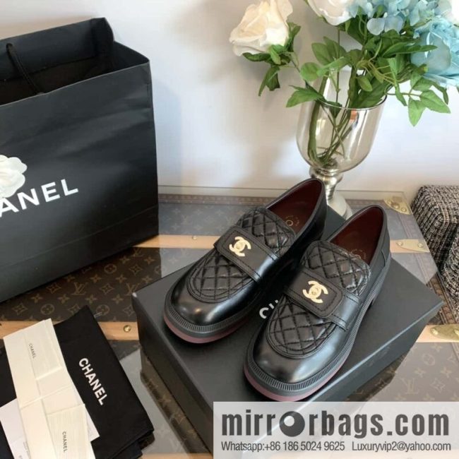 CHANEL Xiaoxiang rhombus metal buckle platform loafers
