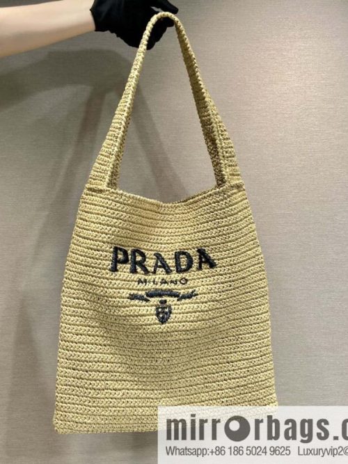 PRADA 🎉 raffia diagonal strap 🎉 1BG182 L
