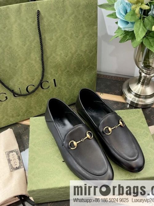 GUCCI Gucci buckle loafers