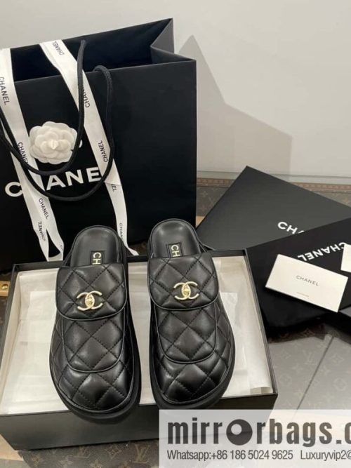 CHANEL Xiaoxiang rhombus metal buckle platform loafers