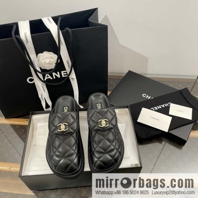 CHANEL Xiaoxiang rhombus metal buckle platform loafers