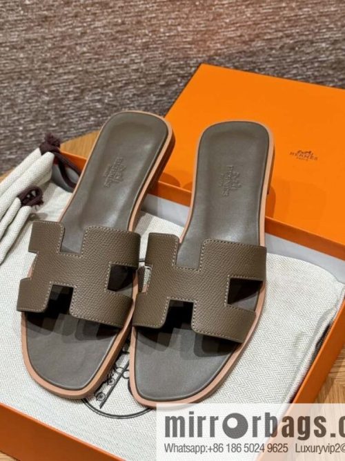 Hermès slippers
