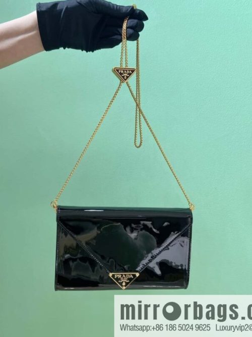 PRADA 🎉 patent leather envelope bag 🎉 1Bp051 handbag black