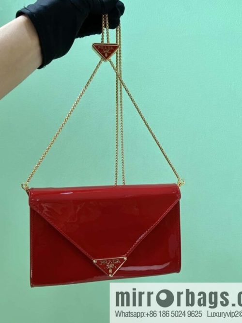PRADA 🎉 patent leather envelope bag 🎉 1Bp051 handbag, red