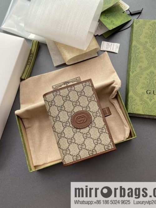 GUCCI G Home Decoration Interlocking Double G Label Passport Holder 724562