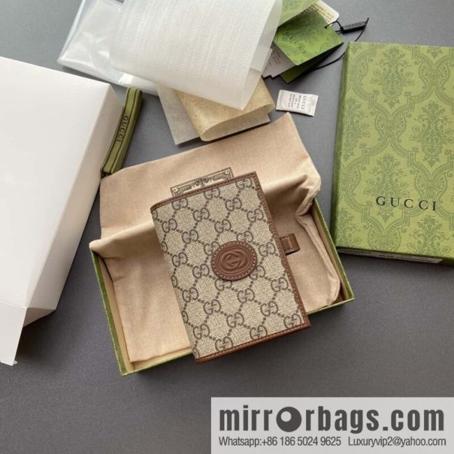 GUCCI G Home Decoration Interlocking Double G Label Passport Holder 724562
