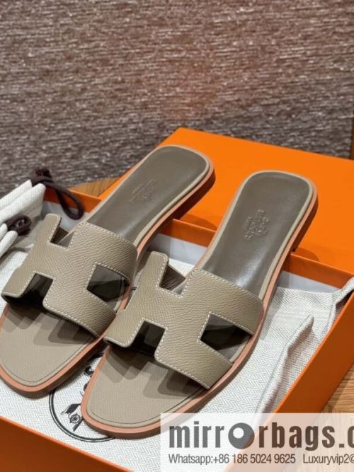 Hermès slippers