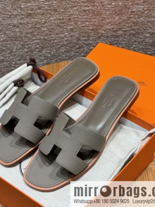 Hermès slippers