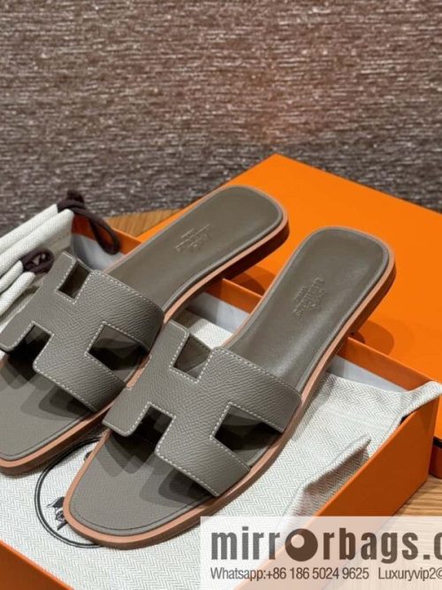 Hermès slippers