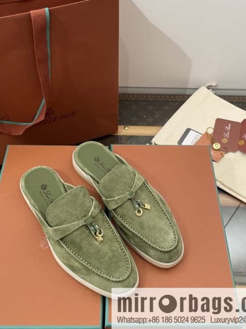 𝐋𝐨𝐫𝐨 𝐏𝐢𝐚𝐧𝐚|| Mueller half shoes, green tea
