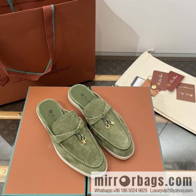 𝐋𝐨𝐫𝐨 𝐏𝐢𝐚𝐧𝐚|| Mueller half shoes, green tea