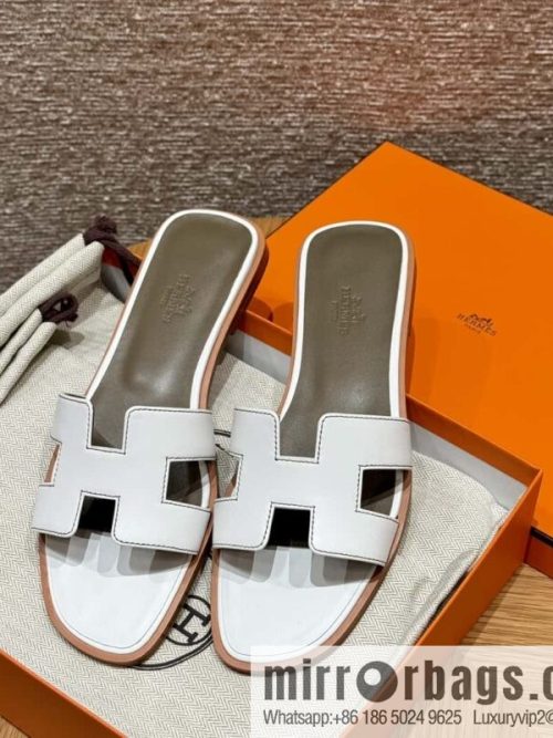 Hermès slippers