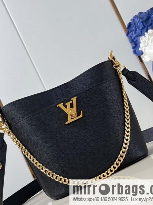 LV M24006 LOCK AND WALK BAG