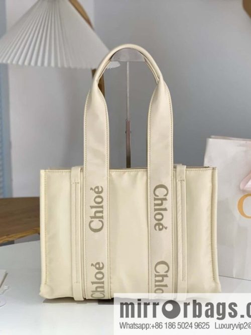 Chloe\'s new nylon Woody tote bag with new material, medium rice apricot 37CM.