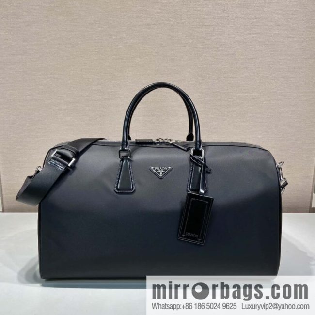 PRADA 🎉 travel bag 🎉 2VC018