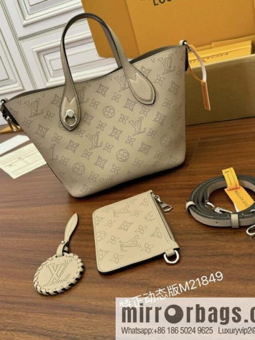 LV M21849 BLOSSOM Small handbag