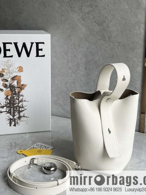 LOEWE latest 𝑷𝒆𝒃𝒃𝒍𝒆 bucket bag 0705 lychee pattern white