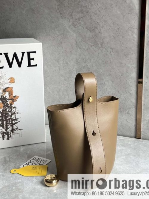 LOEWE latest 𝑷𝒆𝒃𝒃𝒍𝒆 bucket bag 0705 plain weave brown