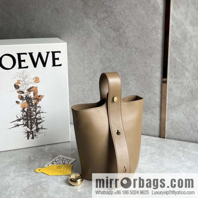 LOEWE latest 𝑷𝒆𝒃𝒃𝒍𝒆 bucket bag 0705 plain weave brown