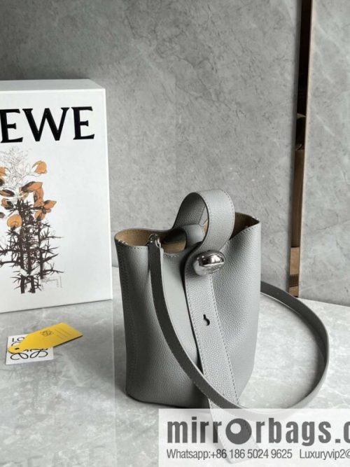 LOEWE latest 𝑷𝒆𝒃𝒃𝒍𝒆 bucket bag 0705 lychee pearl gray