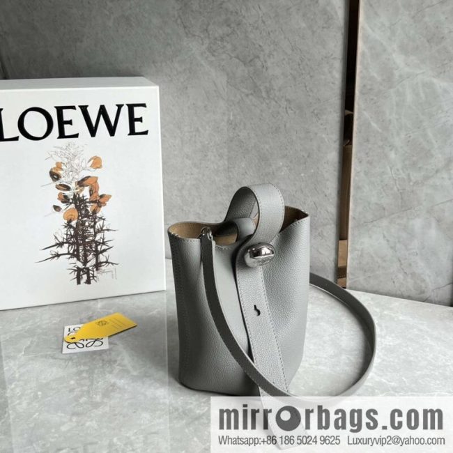 LOEWE latest 𝑷𝒆𝒃𝒃𝒍𝒆 bucket bag 0705 lychee pearl gray
