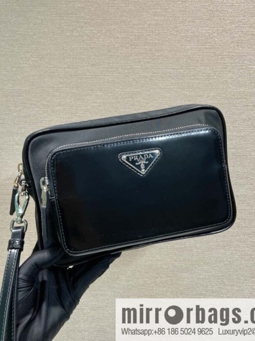 PRADA 🎉 new men\'s handbag 🎉 2VF041