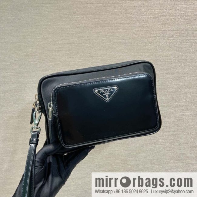 PRADA 🎉 new men\'s handbag 🎉 2VF041