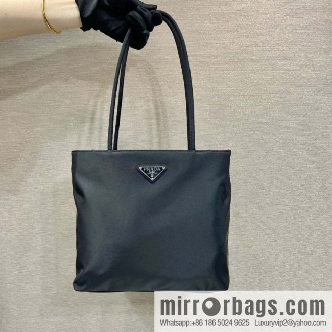 PRADA 🎉 new tote bag 🎉 B6247 S