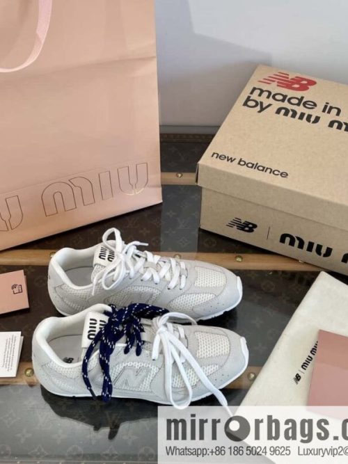 Miu Miu ✖ 𝐍𝐞𝐰 𝐁𝐚𝐥𝐚𝐧𝐜𝐞 𝟓𝟑𝟎 joint model Lace-up Forrest training shoes, football shoes