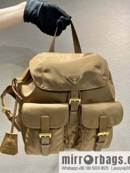 PRADA 🎉 gold buckle classic backpack 🎉 1BZ677 gold hardware🎉🎉