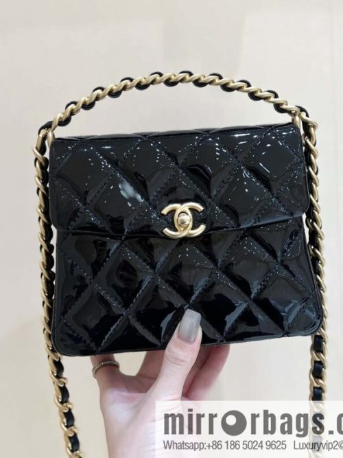 CHANEL 24S Spring/Summer 31 ruecambon AS4472