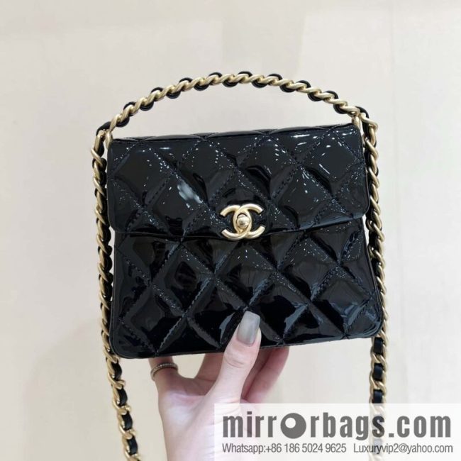 CHANEL 24S Spring/Summer 31 ruecambon AS4472