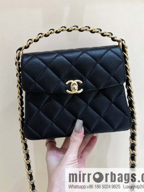 CHANEL 24S Spring/Summer 31 ruecambon AS4472