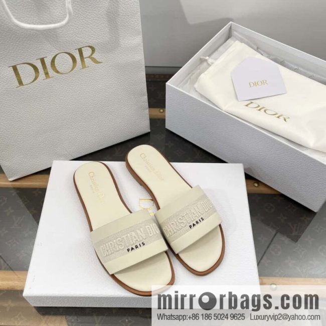DIOR spring and summer new leather embroidered flat-bottomed slippers series