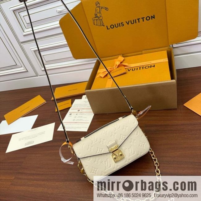 LV M22942 POCHETTE MÉTIS EAST WEST handbag