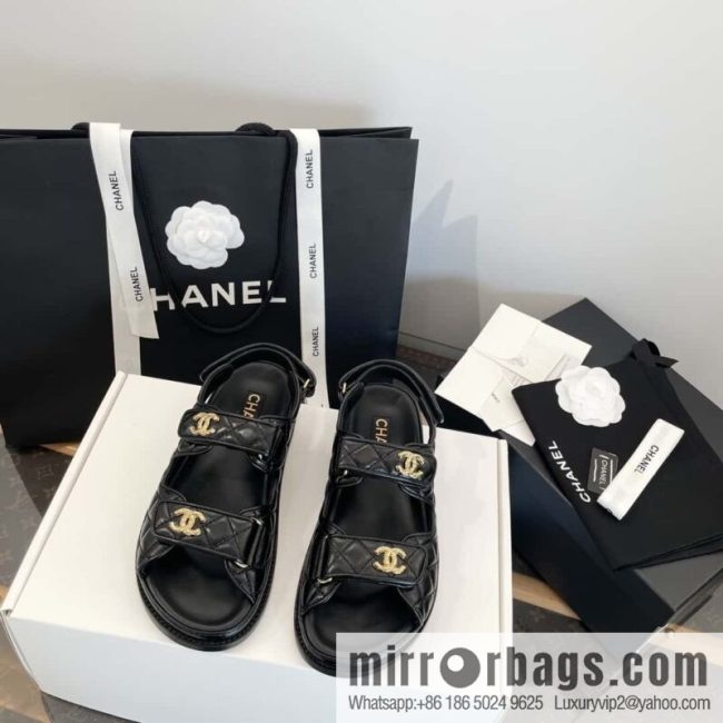 CHANEL Xiaoxiang The latest double Gold buckle, Velcro beach model