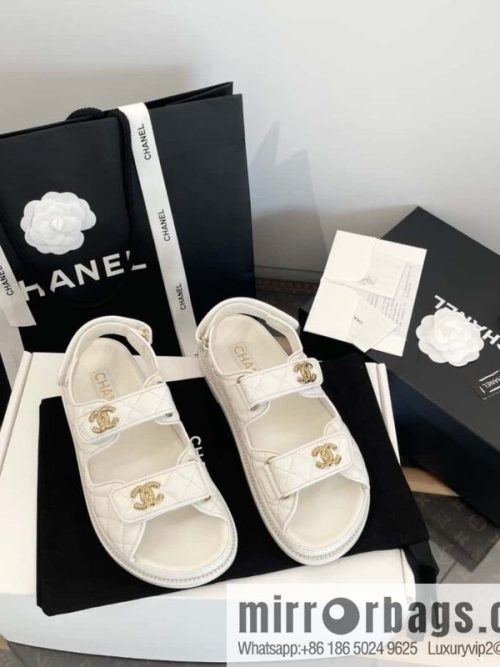 CHANEL Xiaoxiang The latest double Gold buckle, Velcro beach model