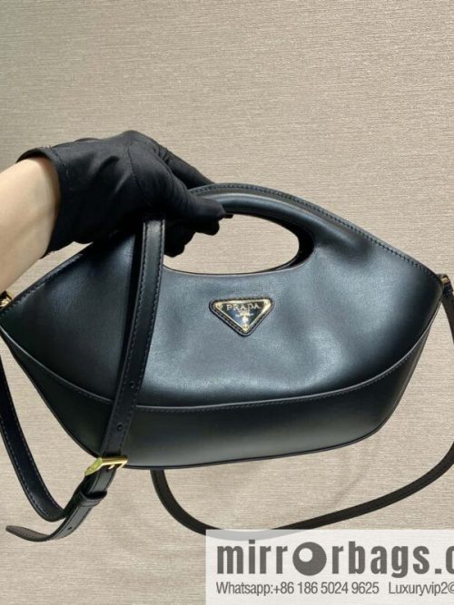PRADA 🎉 new dumpling bag 🎉 1BA421 black