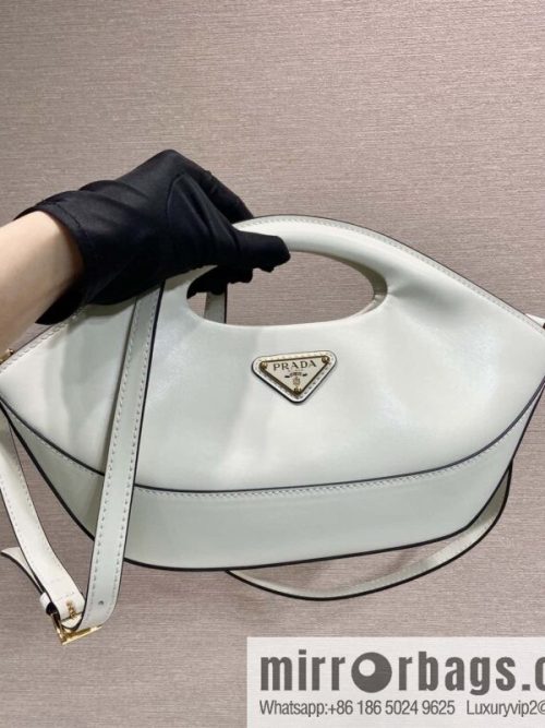 PRADA 🎉 new dumpling bag 🎉 1BA421 white